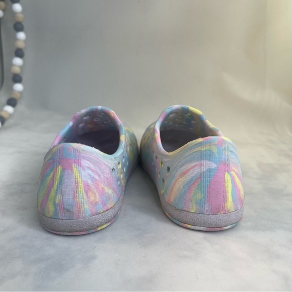 Cat & Jack Blue and Pink Water Shoes with Playful Design size 7 - Picture 4 of 8